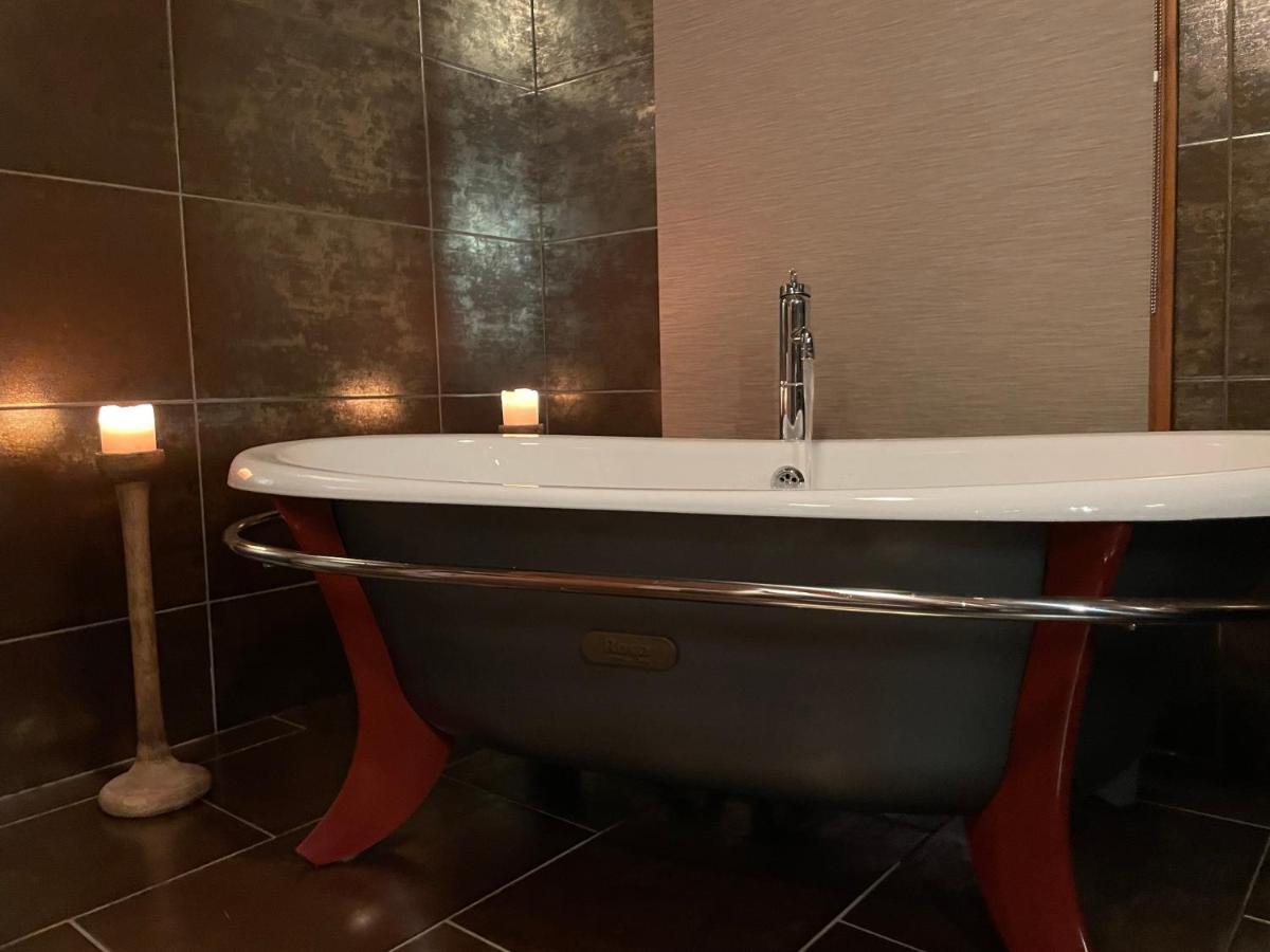 Tomatin - Luxury Two Bedroom Log Cabin With Hot Tub Berwick Upon Tweed Εξωτερικό φωτογραφία