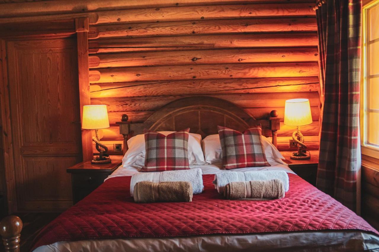 Tomatin - Luxury Two Bedroom Log Cabin With Hot Tub Berwick Upon Tweed Εξωτερικό φωτογραφία