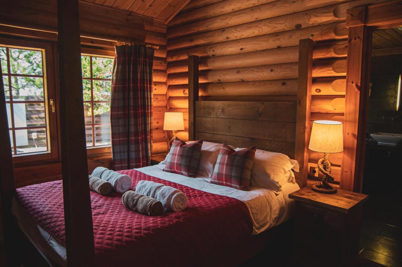Tomatin - Luxury Two Bedroom Log Cabin With Hot Tub Berwick Upon Tweed Εξωτερικό φωτογραφία
