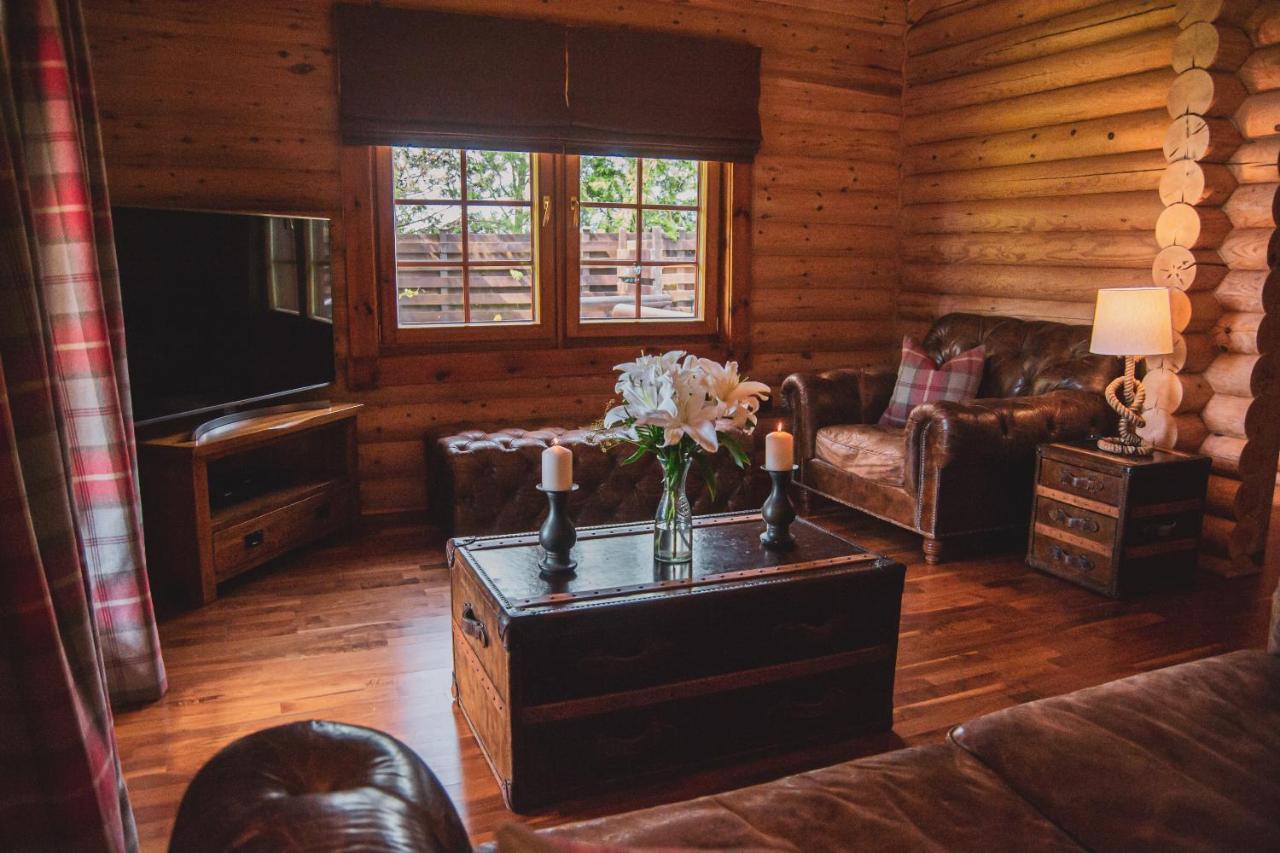 Tomatin - Luxury Two Bedroom Log Cabin With Hot Tub Berwick Upon Tweed Εξωτερικό φωτογραφία