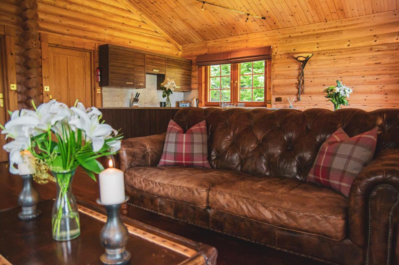 Tomatin - Luxury Two Bedroom Log Cabin With Hot Tub Berwick Upon Tweed Εξωτερικό φωτογραφία